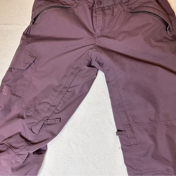 The North Face Women’s Freedom Insulated Ski/Snow pants - Picture 8 of 10